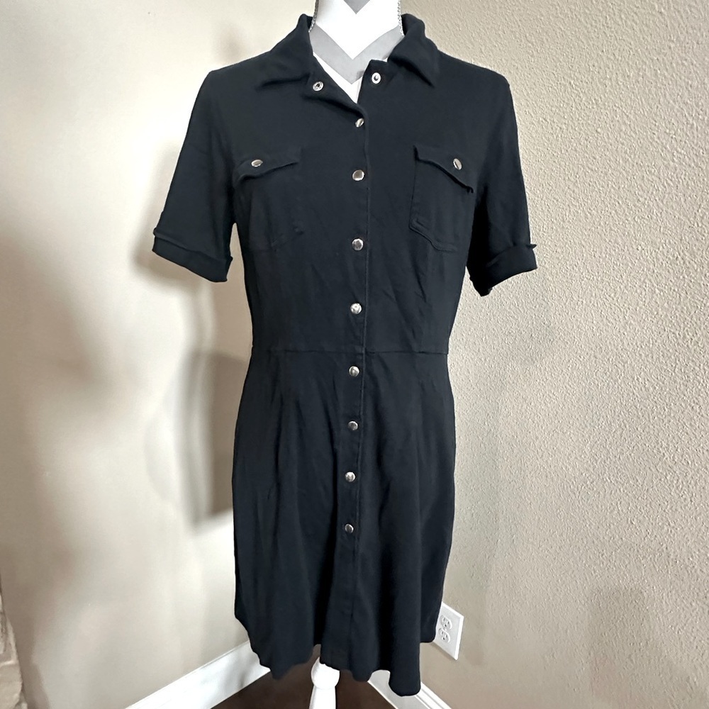 Womenβs NEW YORK & COMPANY Black Knit Dress with Silver Snaps